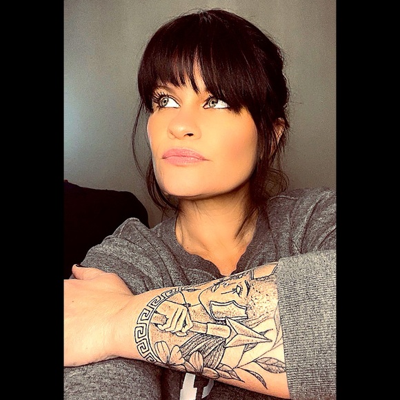 Meet your Posher, Christina - Picture 1 of 1